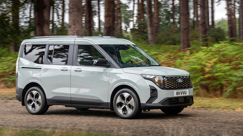 Ford E-Tourneo Courier Gallery 6